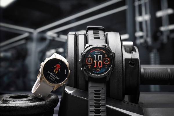 Huấn luyện sức mạnh với đồng hồ Garmin: theo dõi số lần lặp và tải tập khi tập tạ tay